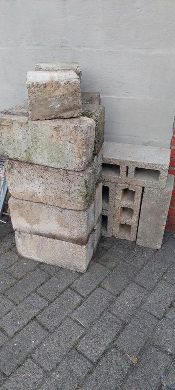 betonblokken, gratis af te halen beschikbaar voor biedingen
