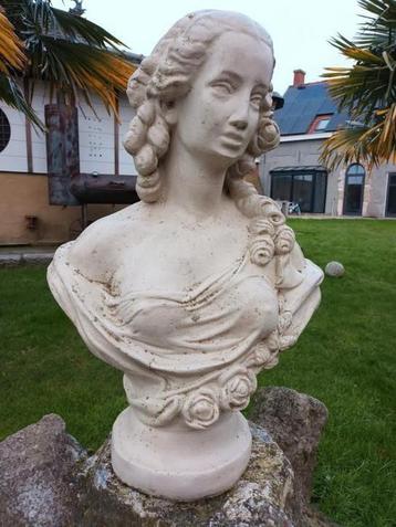 Prachtige zware betonnen buste  beschikbaar voor biedingen