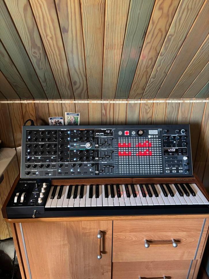 Arturia Matrixbrute, Muziek en Instrumenten, Synthesizers, Zo goed als nieuw, Ophalen