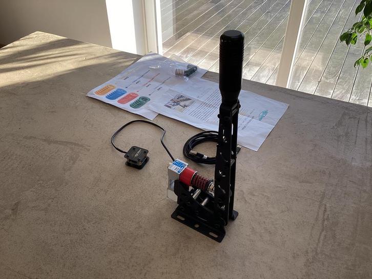 Loadcell handrem van 200 kg + 2 simracing-knopboxen, Games en Spelcomputers, Games | Pc, Gebruikt, Racen en Vliegen, 1 speler