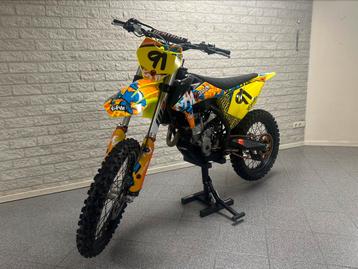 Très belle moto tout-terrain KTM SX250F 2020 106.7H  disponible aux enchères