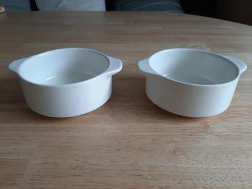 2 witte schalen van Villeroy & Boch beschikbaar voor biedingen