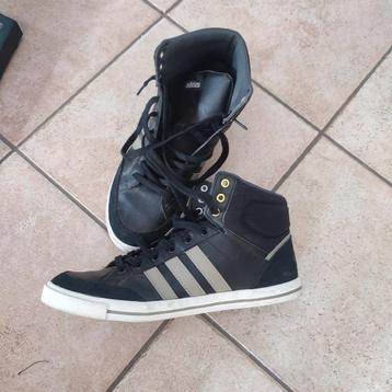 Adidas schoen 43.5 beschikbaar voor biedingen
