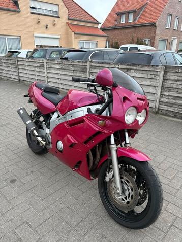 Yamaha FZR600 - Start en rijdt perfect - Zonder papieren beschikbaar voor biedingen