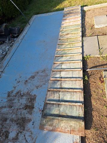 Passerelle pour animaux, Juillet