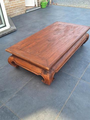 Table basse opium disponible aux enchères