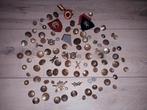 Lot knopen en insignes +100 stuks militaria, Verzamelen, Ophalen of Verzenden