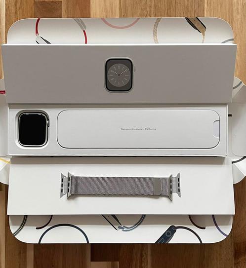 Apple Watch 8 Aluminium Silver 45mm + Bracelet Milanais, Handtassen en Accessoires, Smartwatches, Zo goed als nieuw, iOS, Zilver