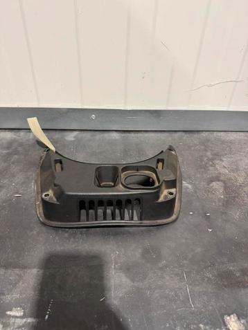 Vespa GTS afdekscherm helmbak beschikbaar voor biedingen