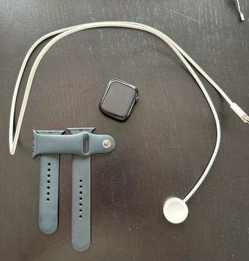Apple Watch Series 8 (GPS + Cellular) – Zwart – 45mm beschikbaar voor biedingen