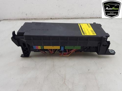 ZEKERINGKAST V (447.8) (|A4475401440|A4479060117|), Auto-onderdelen, Elektronica en Kabels, Mercedes-Benz, Gebruikt