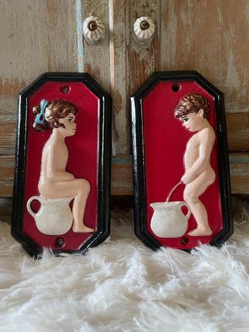 wc bordjes vintage gietijzer beschikbaar voor biedingen