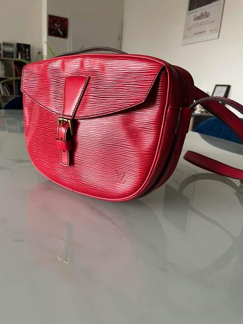 Sac bandoulière Louis Vuitton, Bijoux, Sacs & Beauté, Sacs | Sacs à bandoulière, Comme neuf, Rouge, Cuir, Enlèvement ou Envoi