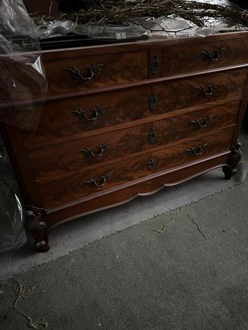 gratis set meubels beschikbaar voor biedingen