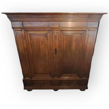 Massief houten (Drenthse) kast – karaktervol en functioneel  beschikbaar voor biedingen