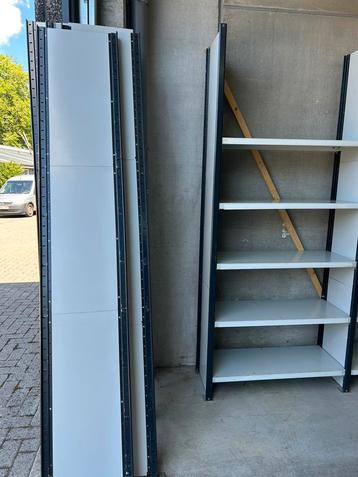 Magazijnrekken beschikbaar voor biedingen