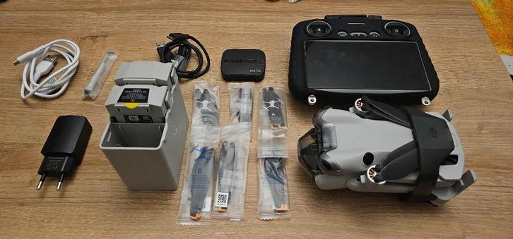 DJI Mini 4 Pro, TV, Hi-fi & Vidéo, Drones, Comme neuf, DJI, Enlèvement ou Envoi