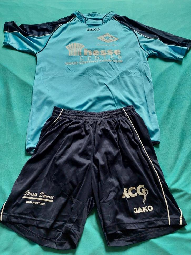 Volledige set wedstrijdtenue voor mini of zaalvoetbal, Sport en Fitness, Voetbal, Zo goed als nieuw, Set, Ophalen