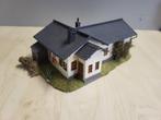 mooi huis van pola quick H0 1:87 ( zelfde als faller ), Hobby en Vrije tijd, Ophalen of Verzenden, Zo goed als nieuw, Brug, Tunnel of Gebouw