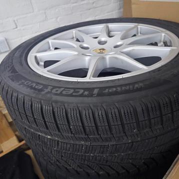 Kwalitatieve Porsche Panamera winterset met goede banden beschikbaar voor biedingen