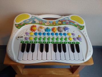 Leuke speelgoedpiano voor jonge kinderen beschikbaar voor biedingen