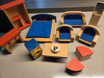 Poppenhuis  meubels  beschikbaar voor biedingen
