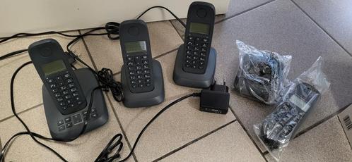 Draadloze telefoon set van 4 telefoons met antwoord apparaat, Telecommunicatie, Vaste telefoons | Handsets en Draadloos, Zo goed als nieuw