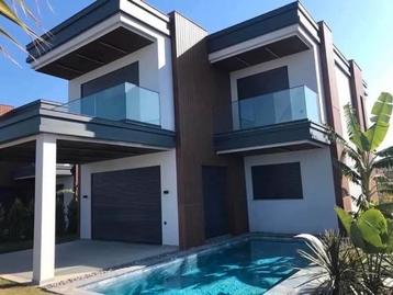 Villa de luxe à vendre à Kusadasi beschikbaar voor biedingen