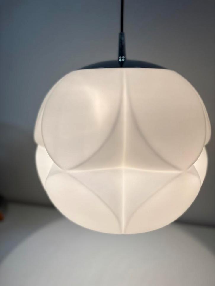 Grote vintage Peill & Putzler artisjok hanglamp wit mat glas, Huis en Inrichting, Lampen | Hanglampen, Zo goed als nieuw, Glas