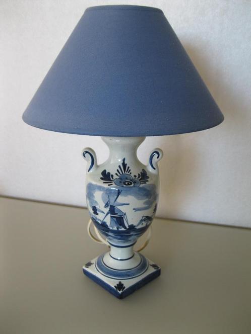 Zeer mooi Delfts staande lampje., Antiek en Kunst, Antiek | Keramiek en Aardewerk, Ophalen