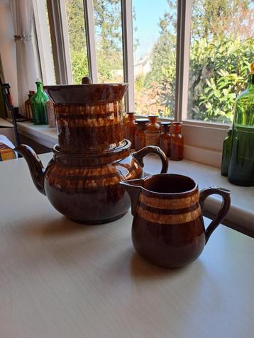 Keramische koffiepot met filter én melkpotje 1950 beschikbaar voor biedingen