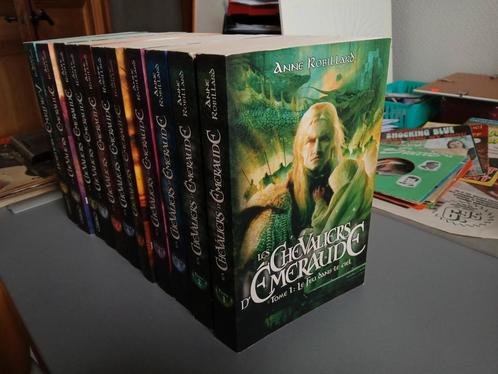 Les chevaliers d'Emeraude T 1 à 9 + 12 Anne Robillard, Boeken, Fantasy, Zo goed als nieuw, Ophalen of Verzenden