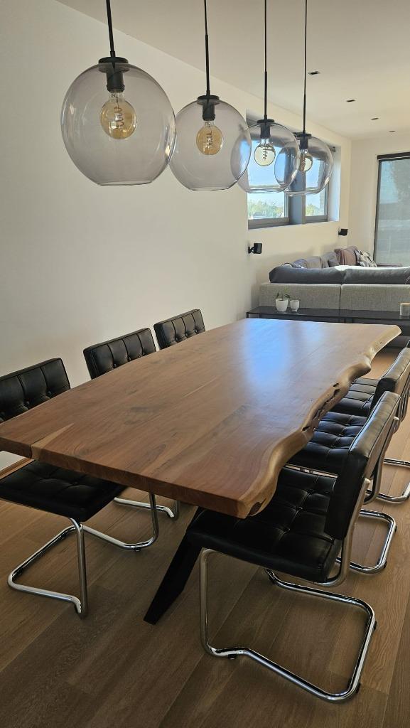 Boomstam tafel met zwart metalen onderstel, Huis en Inrichting, Tafels | Eettafels, Zo goed als nieuw, 100 tot 150 cm, 200 cm of meer