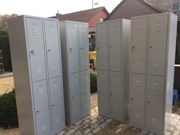 Degelijke 4 - deurs lockers , lockerkasten , vakkenkasten beschikbaar voor biedingen