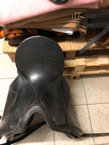 Selle de dressage Kieffer  disponible aux enchères