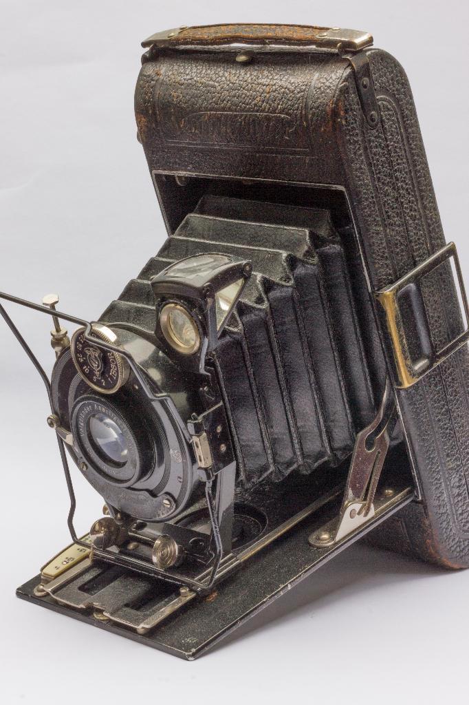 Oude Foto toestellen en Projector 8mm, TV, Hi-fi & Vidéo, Appareils photo analogiques, Utilisé, Compact, Autres Marques, Enlèvement