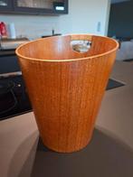 Papiermand gemaakt van mangohout of teakhout. Scandinavisch, Ophalen