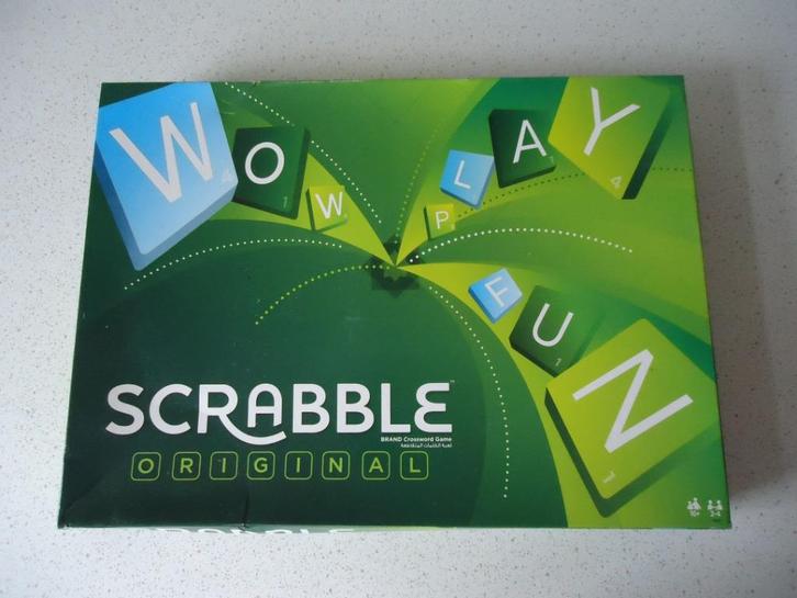 Original "Scrabble" Engelse Uitgave van Brand Crosword Games, Hobby en Vrije tijd, Gezelschapsspellen | Bordspellen, Zo goed als nieuw