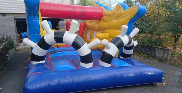 springkasteel stormbaan 14 m te koop, Hobby en Vrije tijd, Feestartikelen | Verhuur, Gebruikt, Ophalen