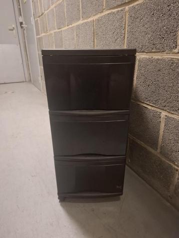 Armoire 3 casiers noire beschikbaar voor biedingen