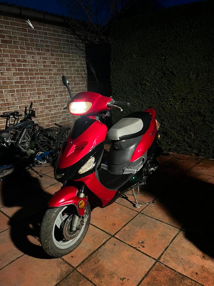 A klasse scooter, Vélos & Vélomoteurs, Scooters | Piaggio, Comme neuf, Essence, Enlèvement