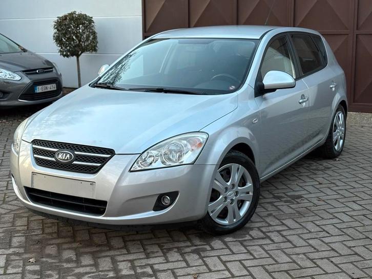Kia Cee’d 1.6Benzine DigitaleAirco/Garantie, Auto's, Kia, Bedrijf, Te koop, (Pro) Cee d, ABS, Airbags, Airconditioning, Bluetooth