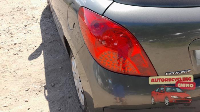 Achterlicht links van een Peugeot 207, Auto-onderdelen, Verlichting, Peugeot, Gebruikt, 3 maanden garantie, Ophalen of Verzenden