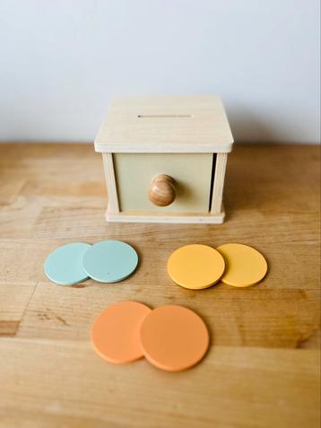 Montessori muntbox/spaarpot beschikbaar voor biedingen