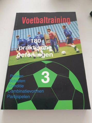 Voetbaltraining DEEL 3, 180 praktische oefeningen

 beschikbaar voor biedingen