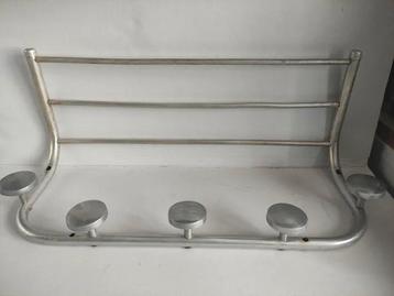 Étagères portemanteaux Art Deco aluminium 1940s 1950s