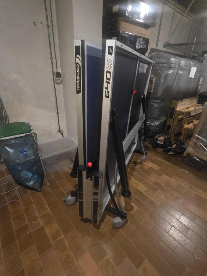 Vend Table de ping-pong compétition 640 ITTF - CORNILLEAU, Sports & Fitness, Ping-pong, Comme neuf, Table d'intérieur, Pliante
