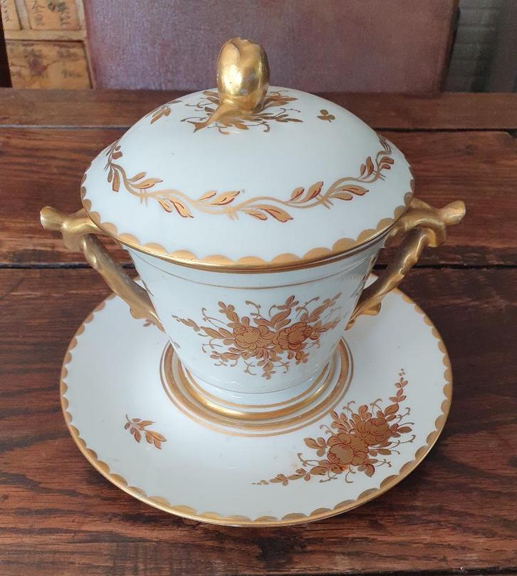 Autenthieke Limoges bouillonpot handbeschilderd en verguld, Antiek en Kunst, Antiek | Porselein, Ophalen of Verzenden