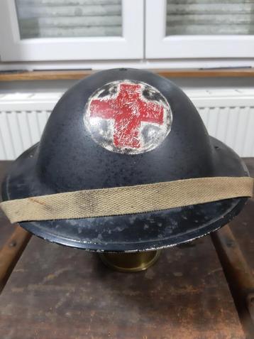 WW2 - Mk2 Engelse helm voor medische zorg