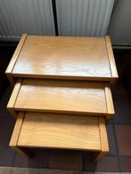 3 houten bijzettafeltjes, Gebruikt, Rechthoekig, Hout, Ophalen